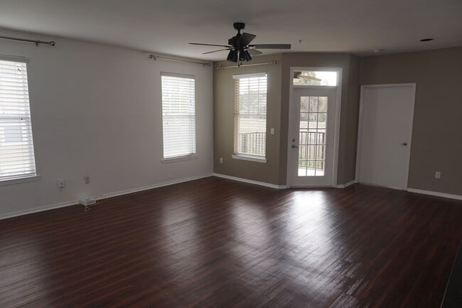 Building Photo - Beautifully Upgraded 2/2 in Residences at Sabal Point