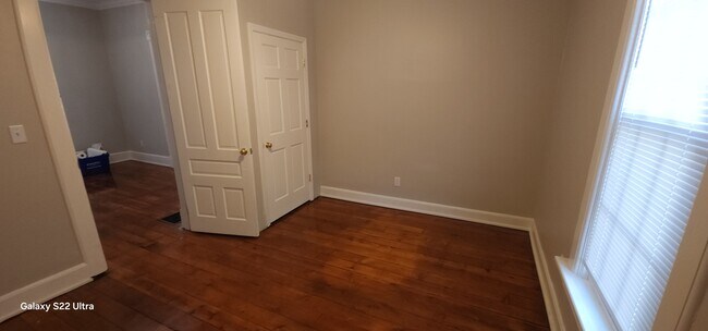 Foto del edificio - 446 Brightwood Ave