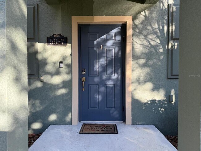 Foto del edificio - 5637 Water Rose Rd