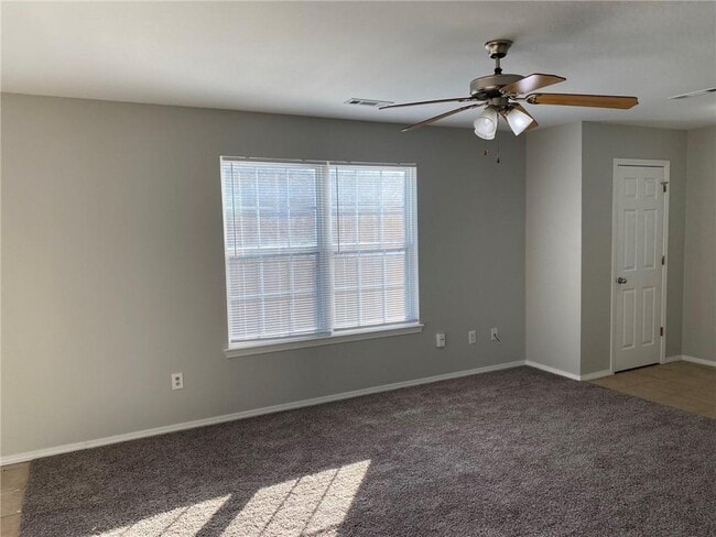 Foto del edificio - 591 Cascade Cir