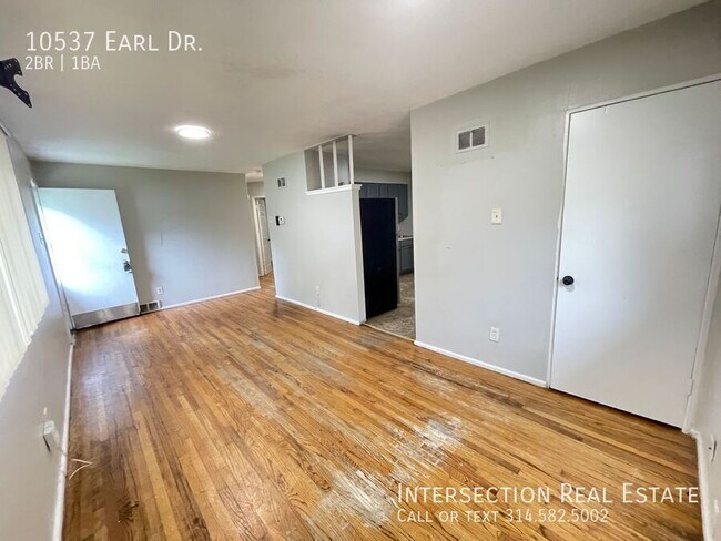 Foto del edificio - 10537 Earl Dr
