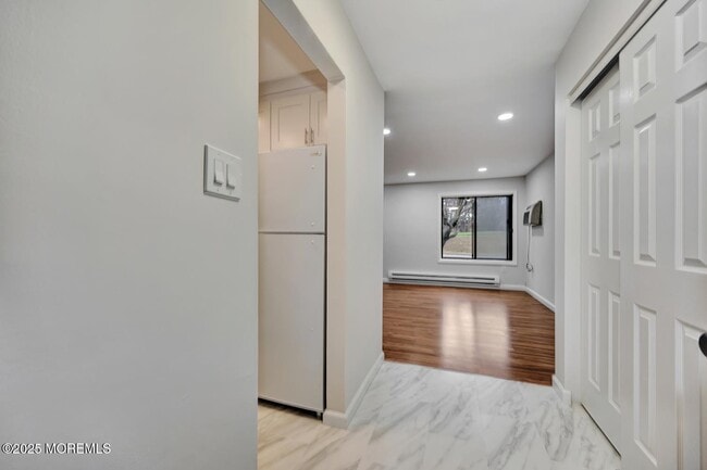 Building Photo - 177 Amberly Dr