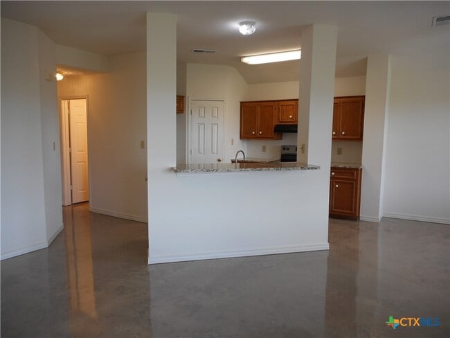 Building Photo - 102 Gemini Ct