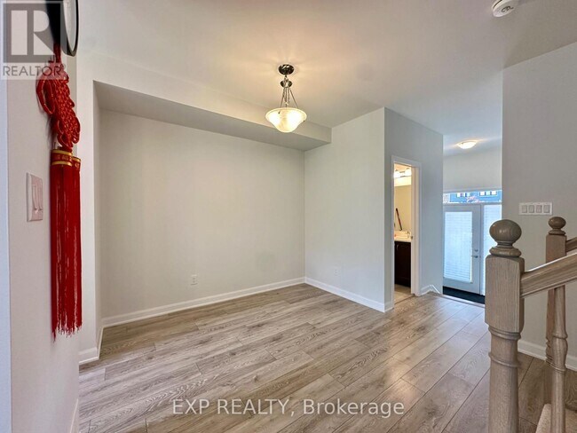 Building Photo - 725 Cashmere Ter