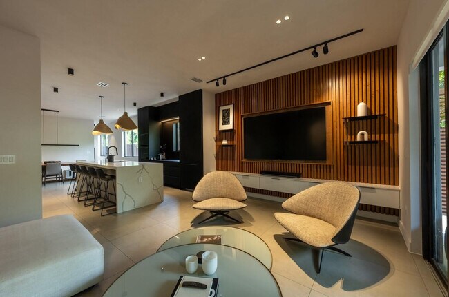 Foto del edificio - 1635 SW 19th Ter