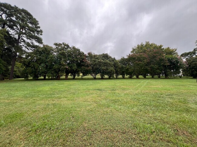 Foto del edificio - 7356 Woodville Ln
