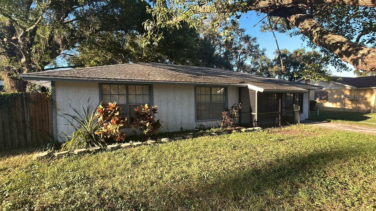 Welcome Home to your 4/2 in Seffner! - Welcome Home to your 4/2 in Seffner!