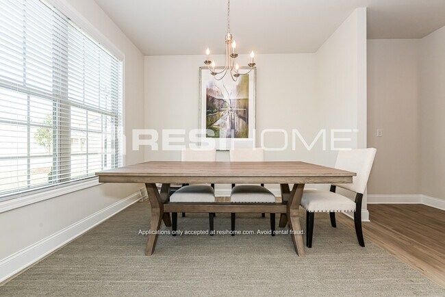 Foto del edificio - 501 Fiery Warbler St