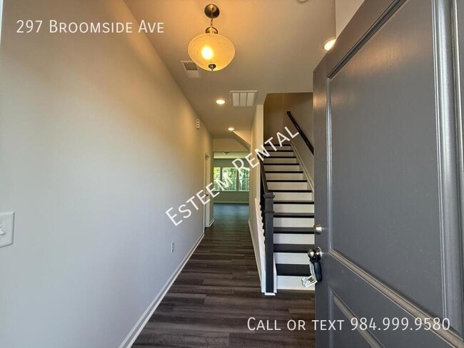 Building Photo - 297 Broomside Ave