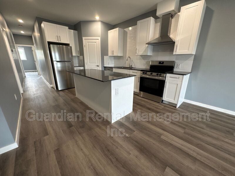 Primary Photo - 320 Strand Ave