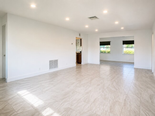 Foto del edificio - 1590 SW 14th Ave