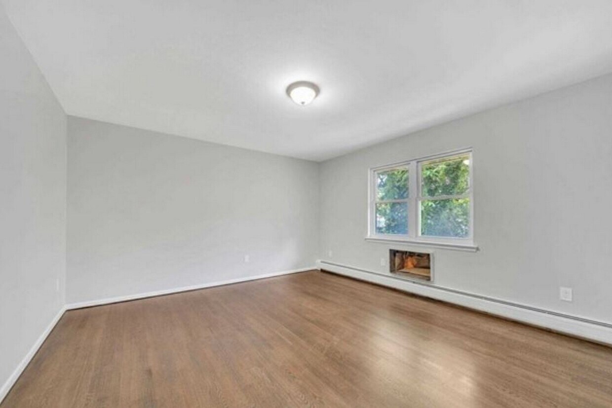 290 River Dr, Garfield, NJ 07026 | Crexi.com, image size:1240x827