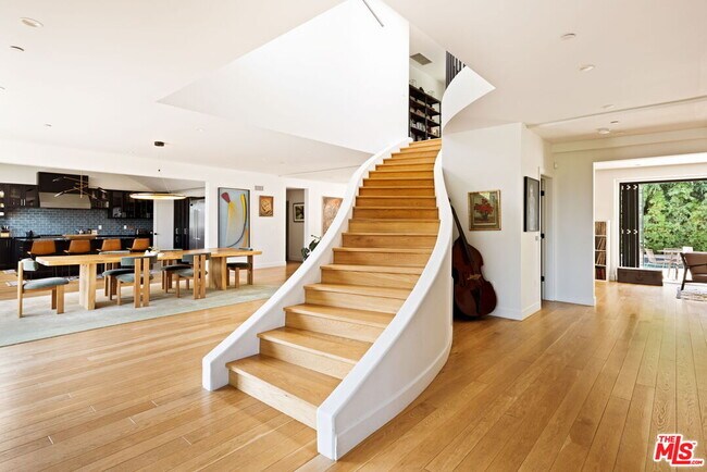 Foto del edificio - 4301 Cromwell Ave