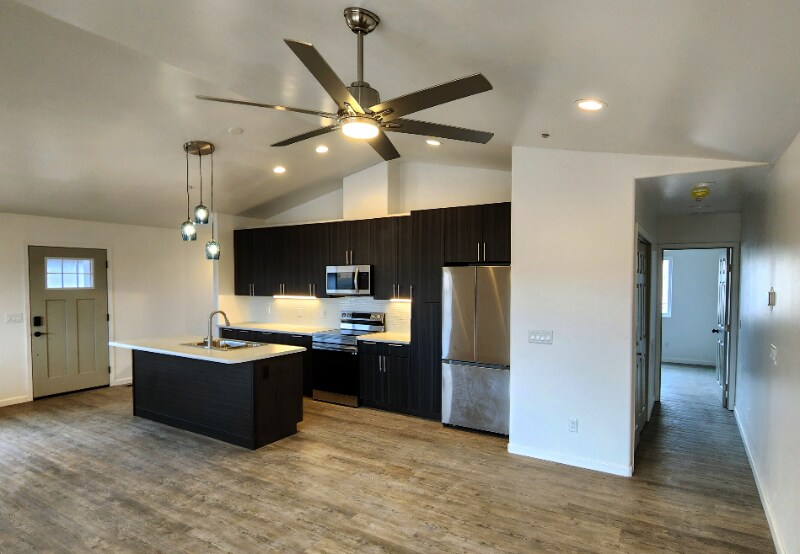 Foto principal - 570 Bent River Rd