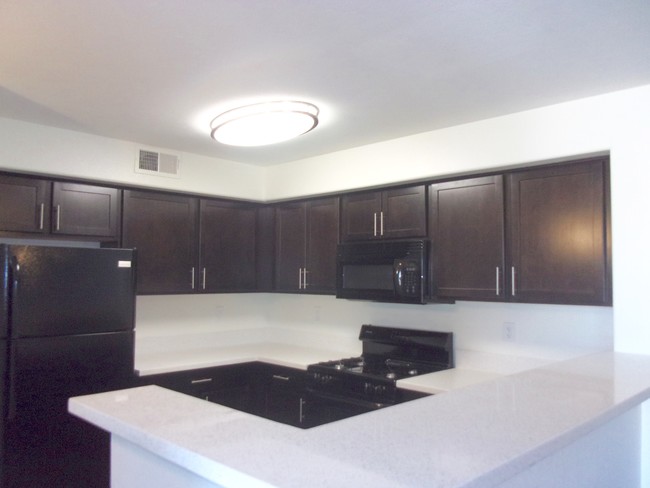 Renovated Kitchen - Summerhill Apartments