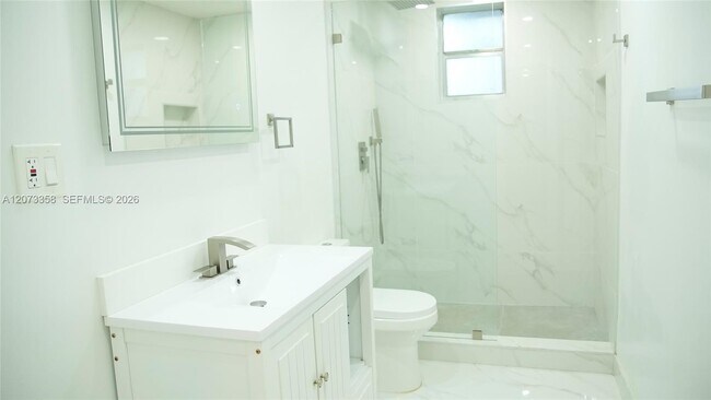 Foto del edificio - 9357 Fontainebleau Blvd