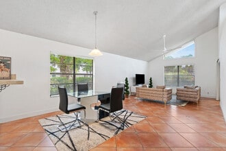 Building Photo - 166 Sparrow Dr