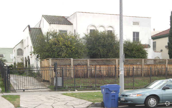 Building Photo - 188-202 S Catalina St