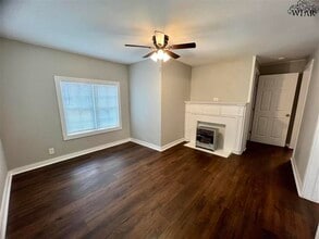 Building Photo - 1202 Austin St