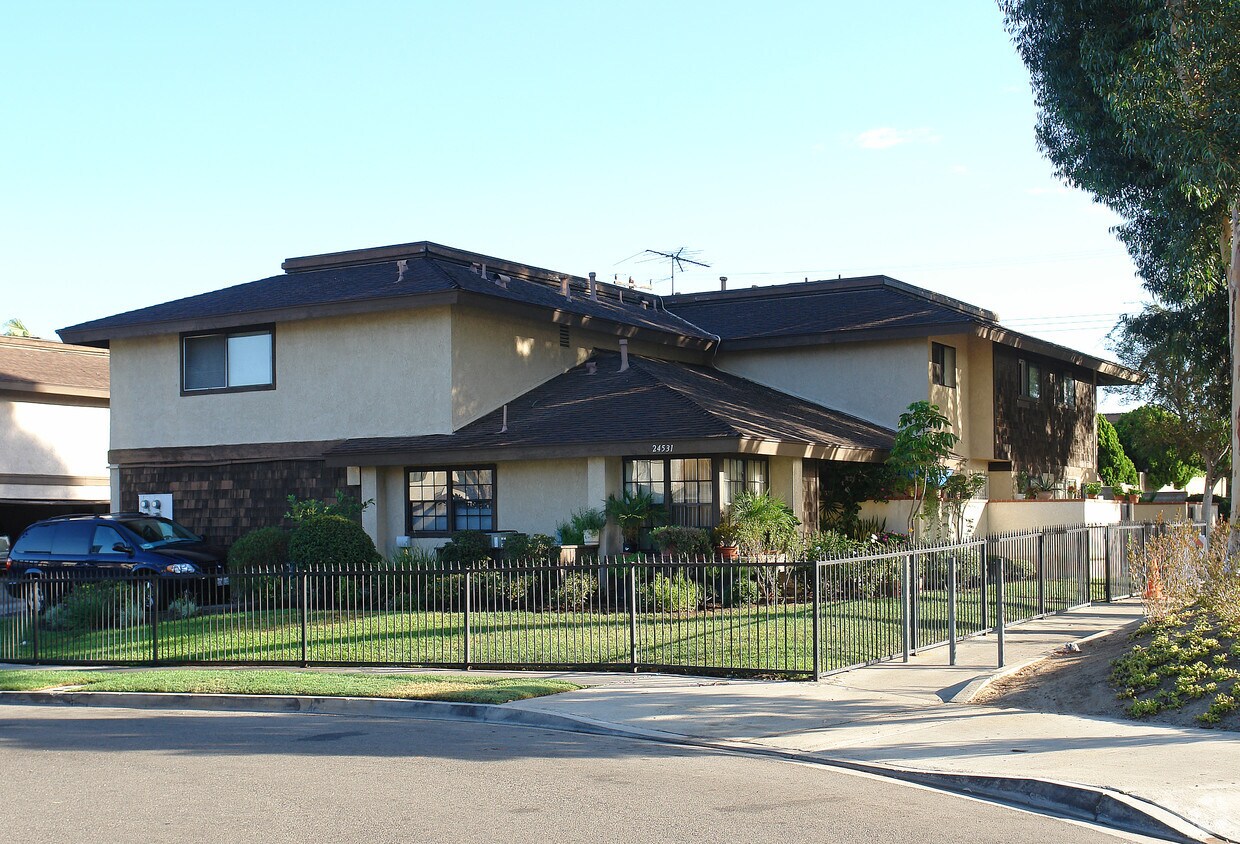 Foto principal - 24531 Bendricon Ln