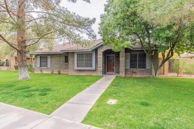 Photo - Charming 4-bedroom, 2-bathroom in Gilbert House