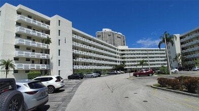 Building Photo - 3030 Marcos Dr