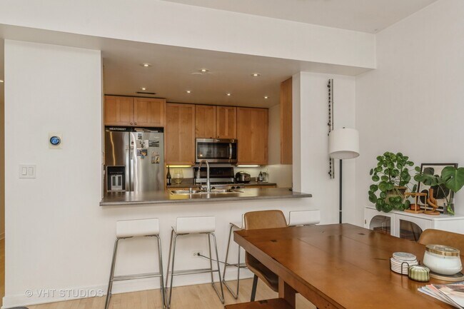 Foto del edificio - 1151 W Washington Blvd