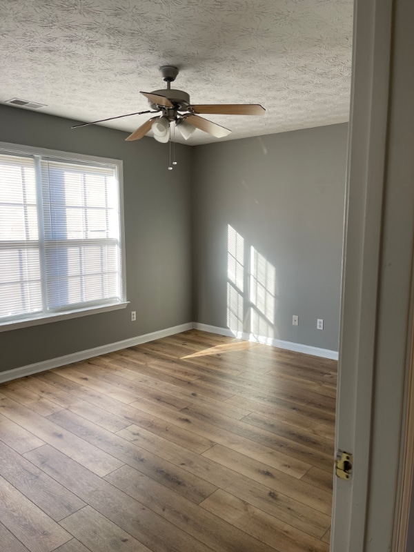 Building Photo - 160 Red Hawk Dr