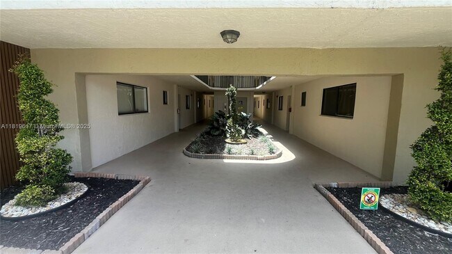 Foto del edificio - 8045 SW 107th Ave