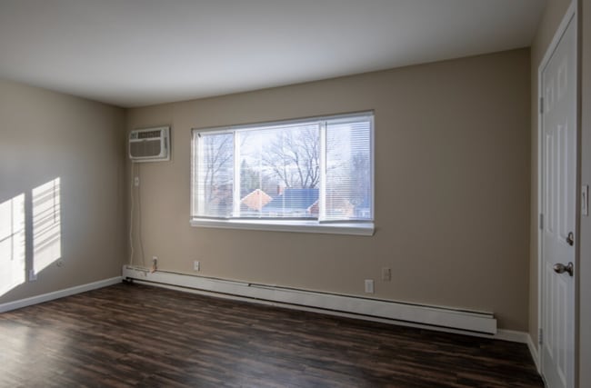 Foto del edificio - 1778 Goddard Rd