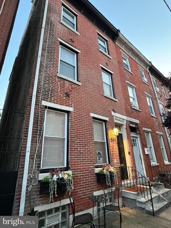 Building Photo - 1840 W Thompson St