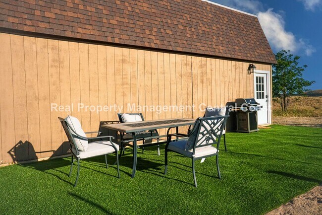 Foto del edificio - AVAILABLE NOW - Nice ADU in San Miguel Uti...