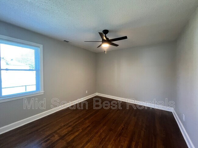 Building Photo - 602 E Gage Ave