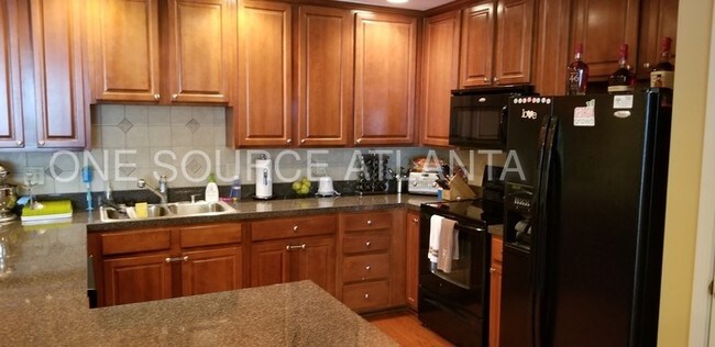 Foto del edificio - 201 Madison Ln SE