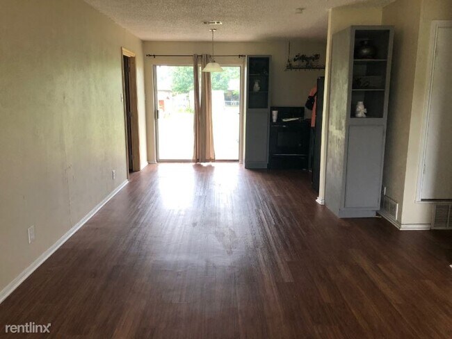 Foto del edificio - 3 br, 1.5 bath House - 606 East Broad Street