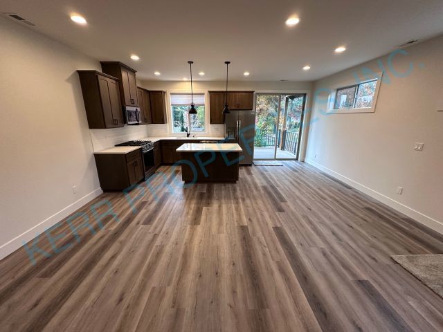 Foto del edificio - 39775 Pleasant St