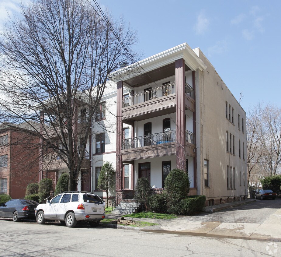 Foto del edificio - 165-167 W River St