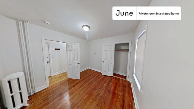 Building Photo - Private bedroom in 4 bed/1 bath Home
