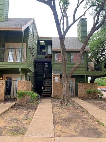 Foto del edificio - 9831 Walnut St