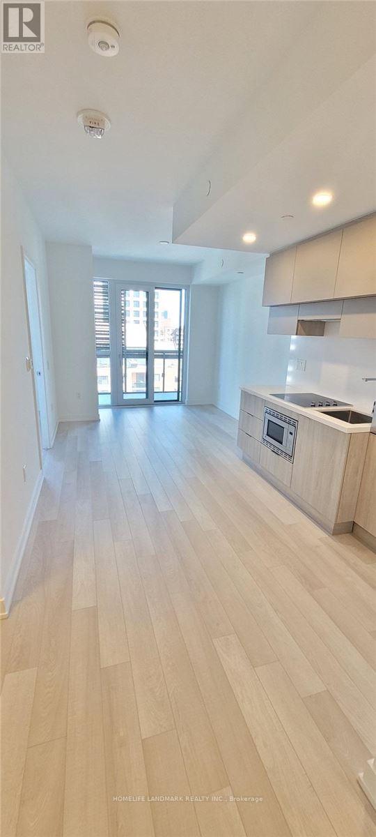 Building Photo - 39 Roehampton Ave