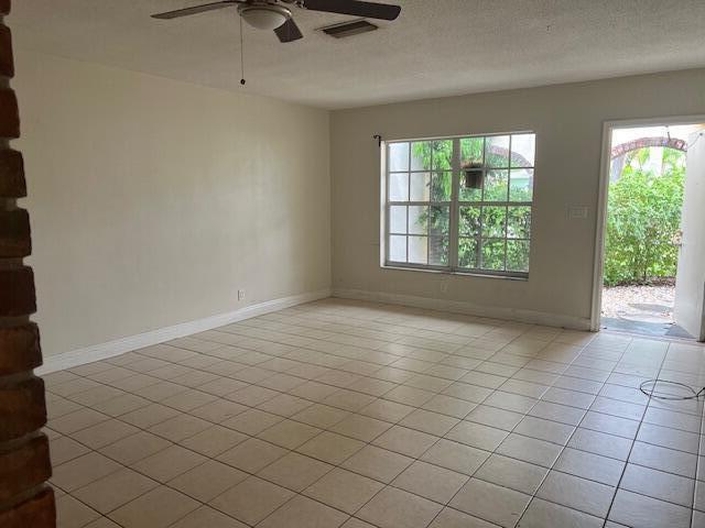 Foto del edificio - 504 SE 13th Dr