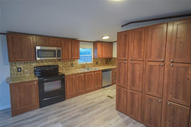 Foto del edificio - 900 Phillip Ln