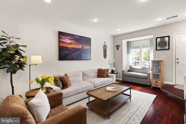 Foto del edificio - 4326 Sutler Hill Square