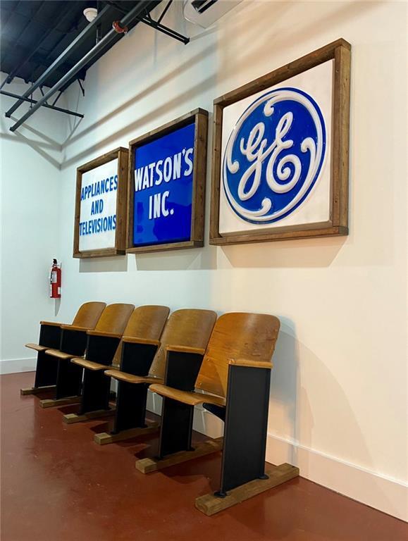 Foto del edificio - 111 S Main St