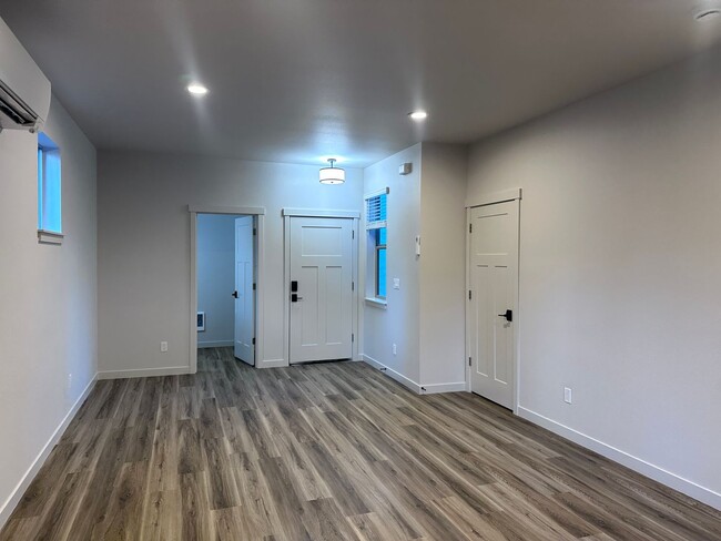 Foto del edificio - BRAND NEW 2 Bedroom - Available 5/1