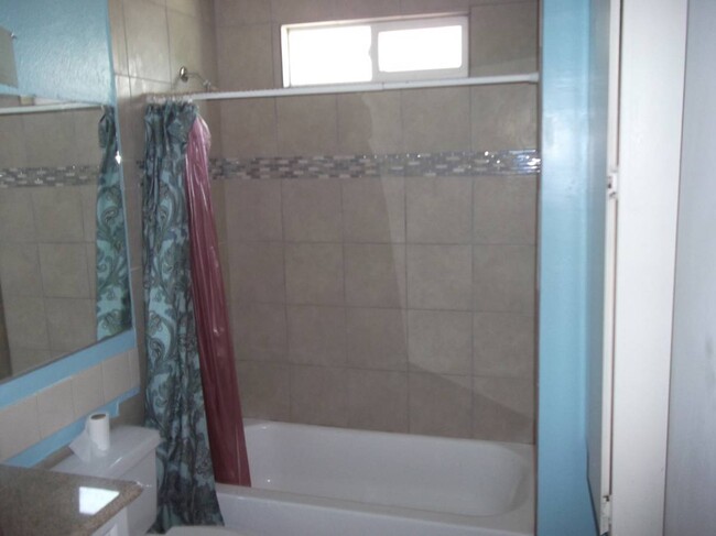 Building Photo - 2132 Balboa Ave