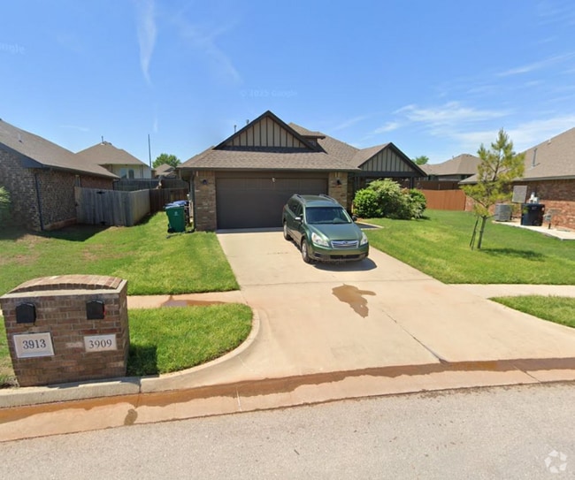 Building Photo - 3909 Alnwick Ln