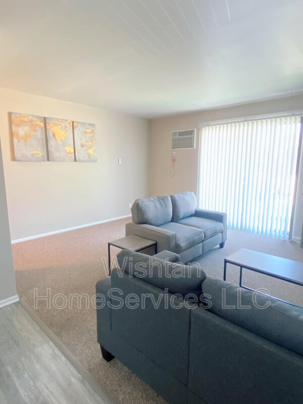 203 Charleston Blvd Unit 2, IL 61455 Condo for Rent in