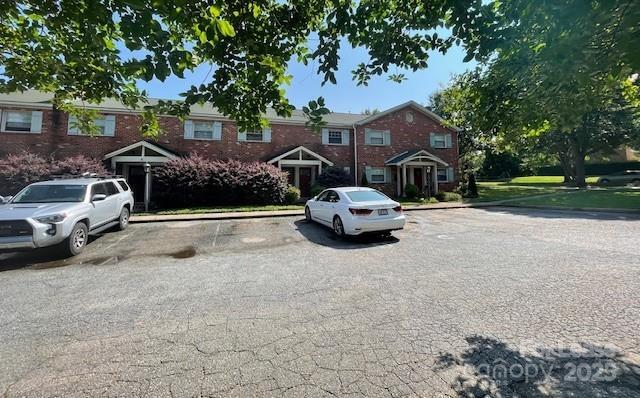 Primary Photo - 1201 Green Oaks Ln