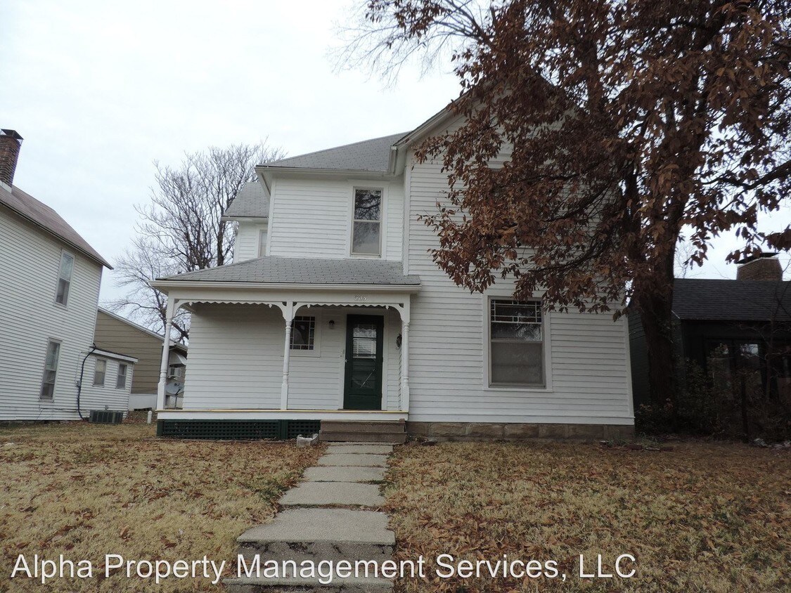 203 E Culton St, Warrensburg, MO 64093 Condo for Rent in Warrensburg